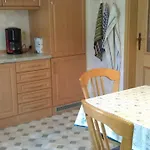Mit 2 Schlafzimmern Διαμέρισμα *