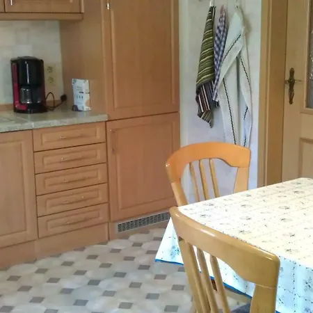 Mit 2 Schlafzimmern Apartment *